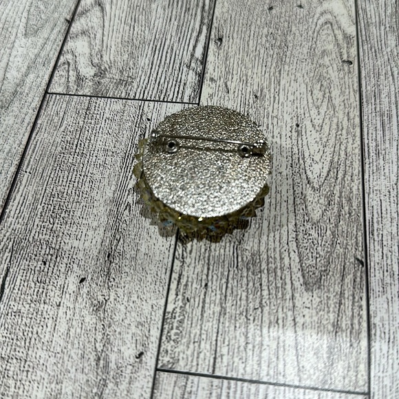 Vintage yellow glass sparkling beaded brooch - Picture 5 of 6